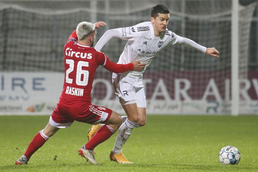 KAS Eupen vs. Standard Lüttich (2021/22)_50