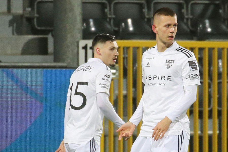 KAS Eupen vs. Standard Lüttich (2021/22)_51