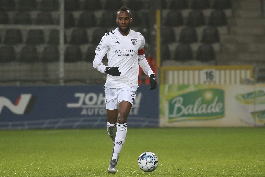 KAS Eupen vs. Standard Lüttich (2021/22)_54