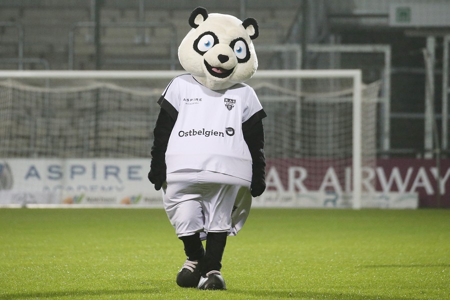 KAS Eupen vs. Standard Lüttich (2021/22)_5