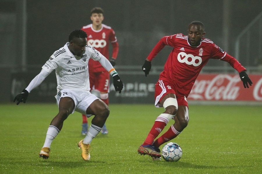 KAS Eupen vs. Standard Lüttich (2021/22)_7