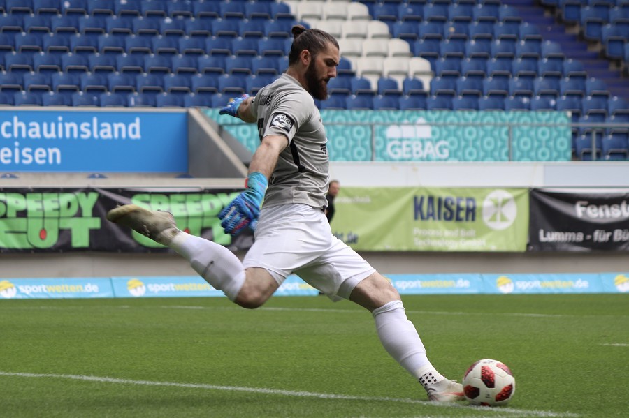 KFC Uerdingen- SV Wehen Wiesbaden (2018/19)_16