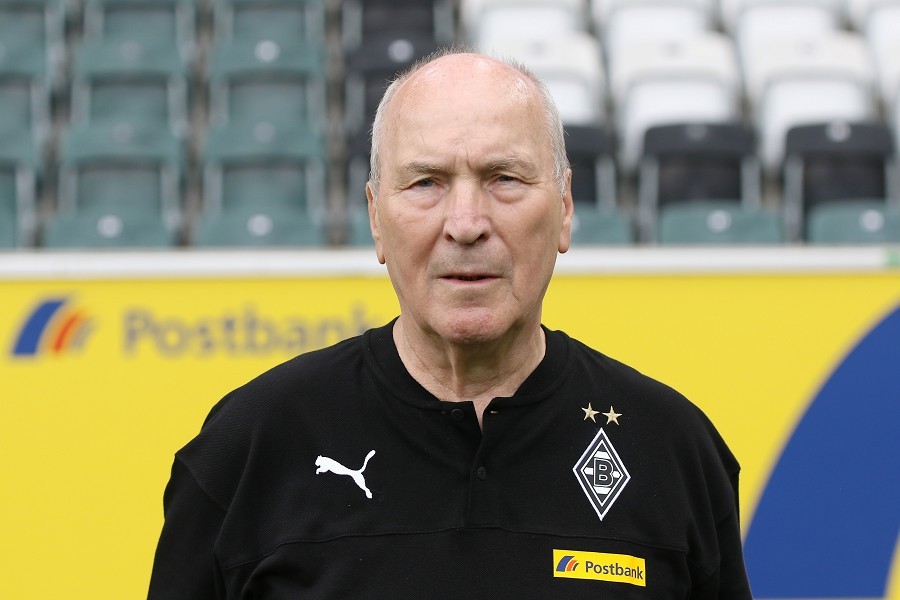 Mannschaftsfoto Borussia Mönchengladbach (2019/20)_47