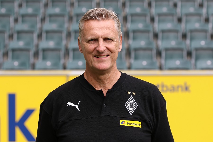 Mannschaftsfoto Borussia Mönchengladbach (2019/20)_4