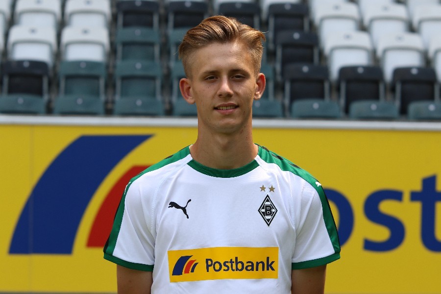 Mannschaftsfoto / Einzelportraits Borussia Mönchengladbach (2018/19)_12
