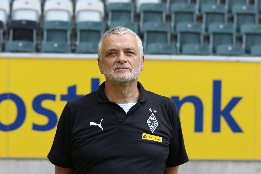 Mannschaftsfoto / Einzelportraits Borussia Mönchengladbach (2018/19)_14
