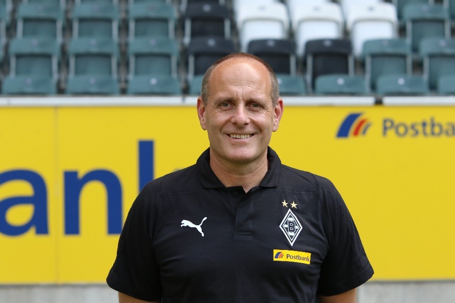 Mannschaftsfoto / Einzelportraits Borussia Mönchengladbach (2018/19)_24