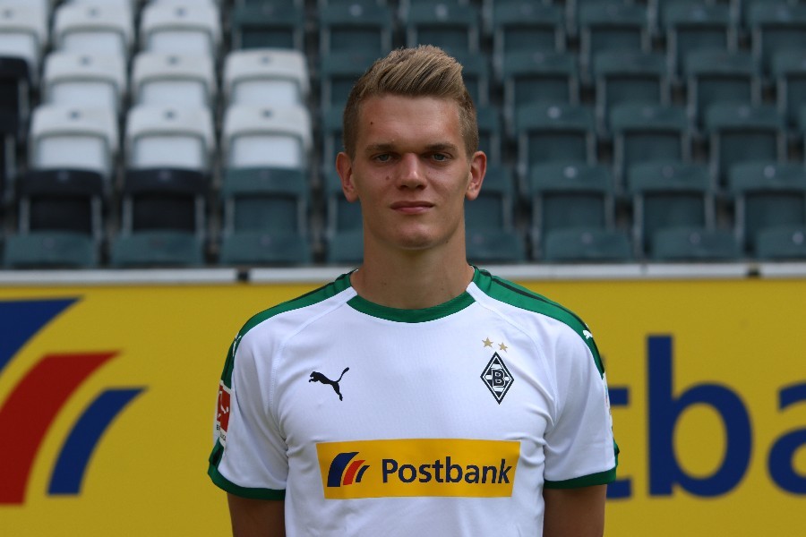 Mannschaftsfoto / Einzelportraits Borussia Mönchengladbach (2018/19)_27