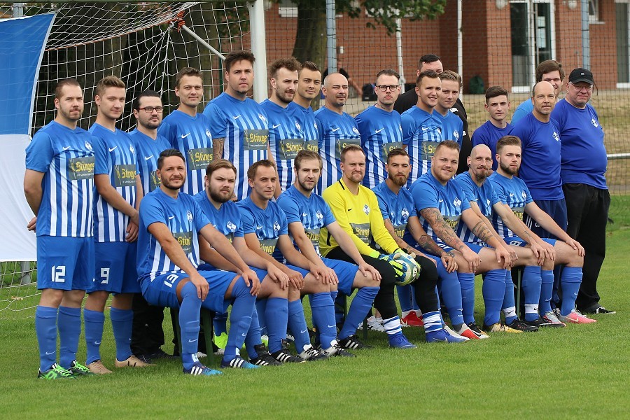 Mannschaftsfoto SV Jungblut Born (2019/20)_5