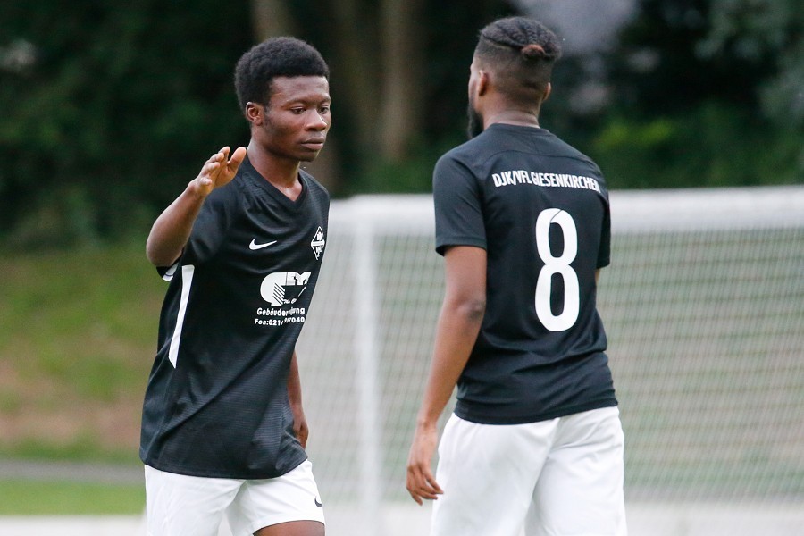 Polizei SV Mönchengladbach vs. DJK/VfL Giesenkirchen (2021/22)_25