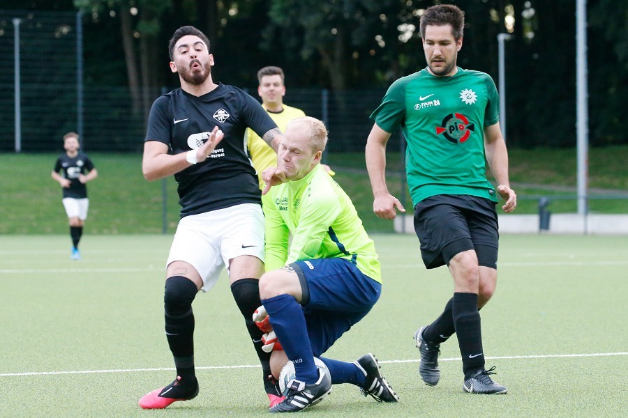 Polizei SV Mönchengladbach vs. DJK/VfL Giesenkirchen (2021/22)_29