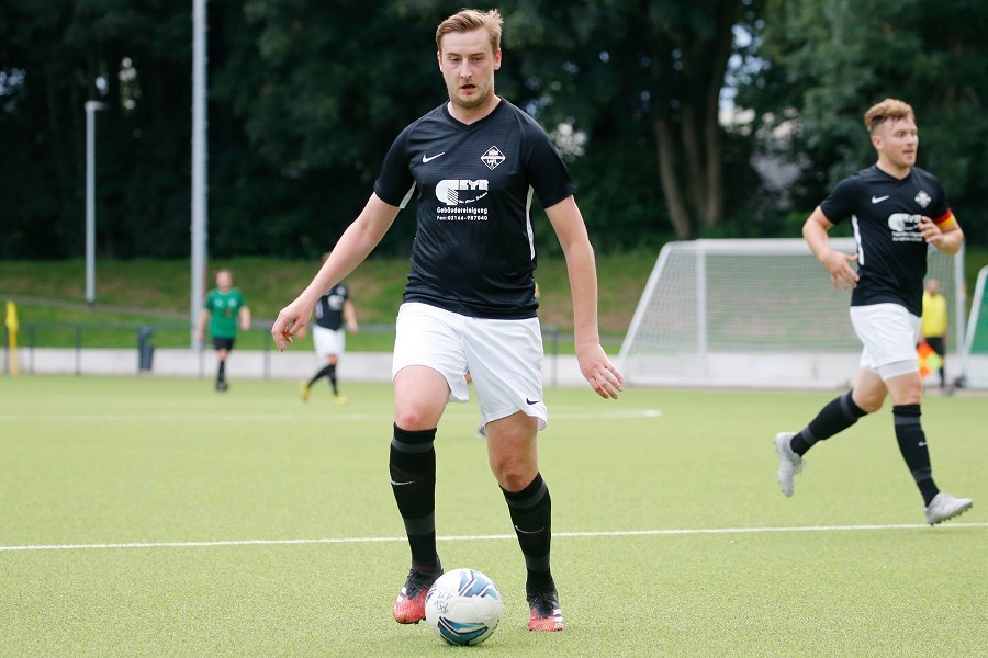 Polizei SV Mönchengladbach vs. DJK/VfL Giesenkirchen (2021/22)_2