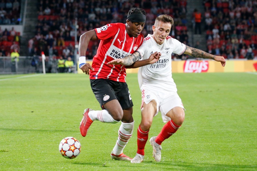 PSV Eindhoven vs. Benficia Lissabon (2021/22)_23