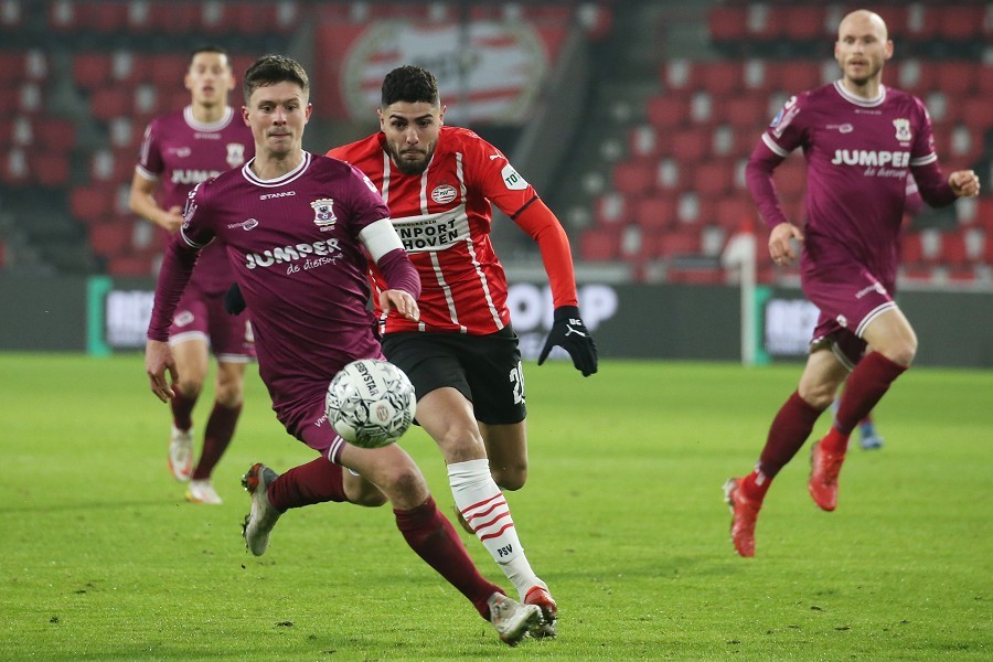 PSV Eindhoven vs. Go Ahead Eagles (2021/22)_47