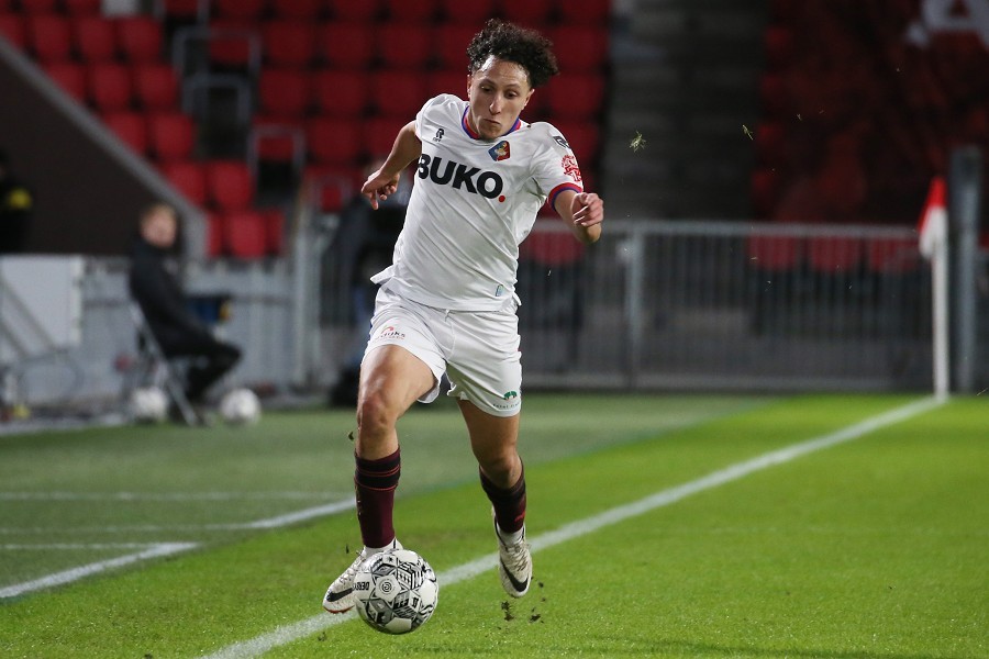 PSV Eindhoven vs. Telstar (2021/22)_14