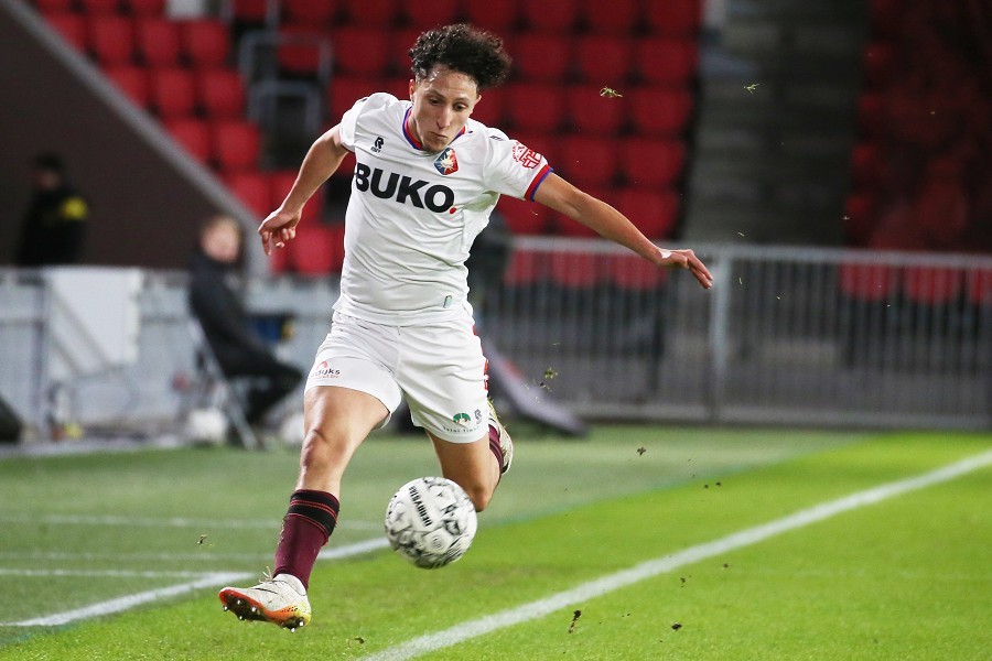PSV Eindhoven vs. Telstar (2021/22)_15