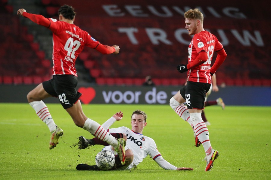 PSV Eindhoven vs. Telstar (2021/22)_17