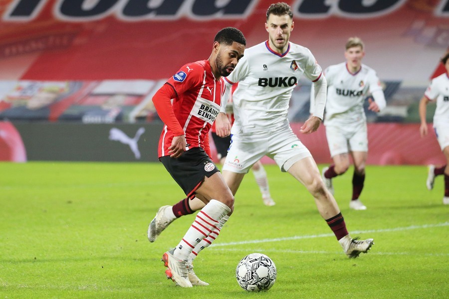 PSV Eindhoven vs. Telstar (2021/22)_30