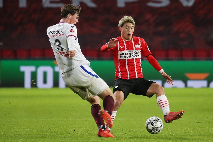 PSV Eindhoven vs. Telstar (2021/22)_33