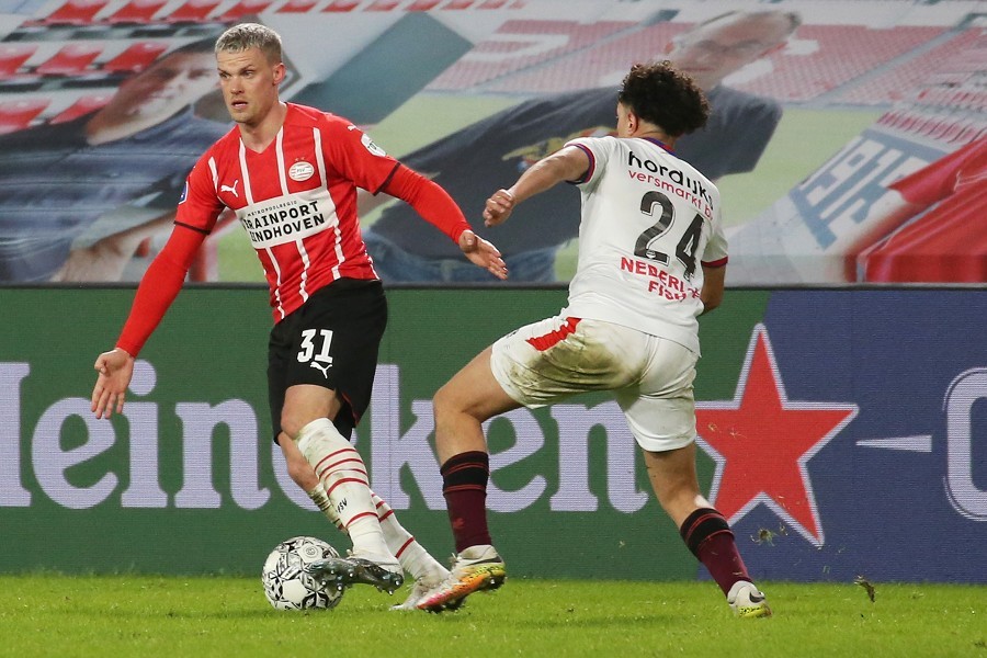 PSV Eindhoven vs. Telstar (2021/22)_39