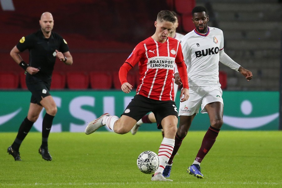 PSV Eindhoven vs. Telstar (2021/22)_4