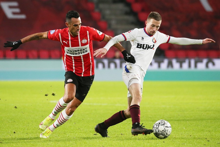 PSV Eindhoven vs. Telstar (2021/22)_55