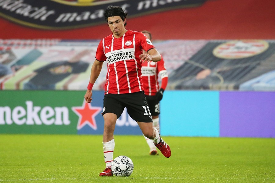 PSV Eindhoven vs. Telstar (2021/22)_8