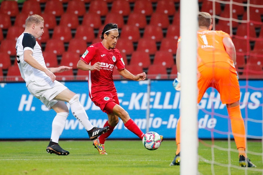 RW Oberhausen vs. FC Wegberg-Beeck (2021/22)_12