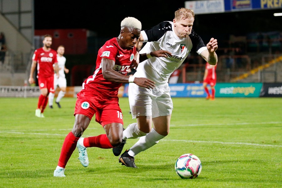 RW Oberhausen vs. FC Wegberg-Beeck (2021/22)_38