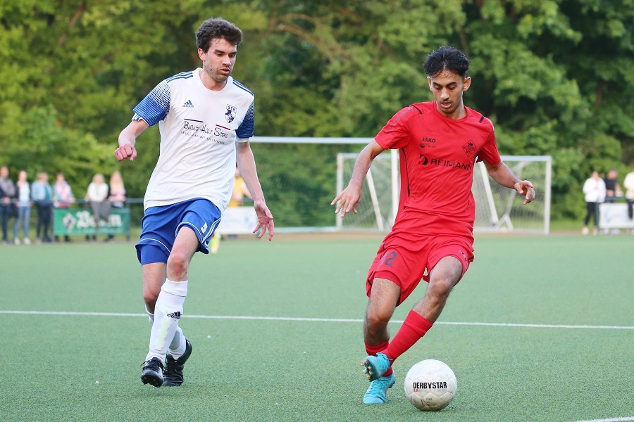 SC Teutonia Kleinenbroich vs. DJK/VfL Giesenkirchen (2021/22)_18
