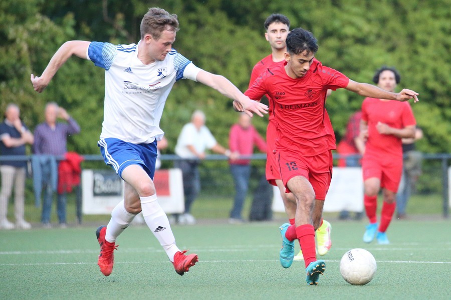 SC Teutonia Kleinenbroich vs. DJK/VfL Giesenkirchen (2021/22)_20