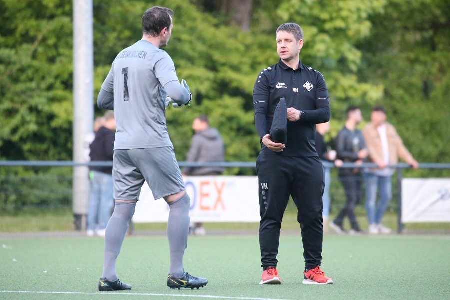 SC Teutonia Kleinenbroich vs. DJK/VfL Giesenkirchen (2021/22)_23