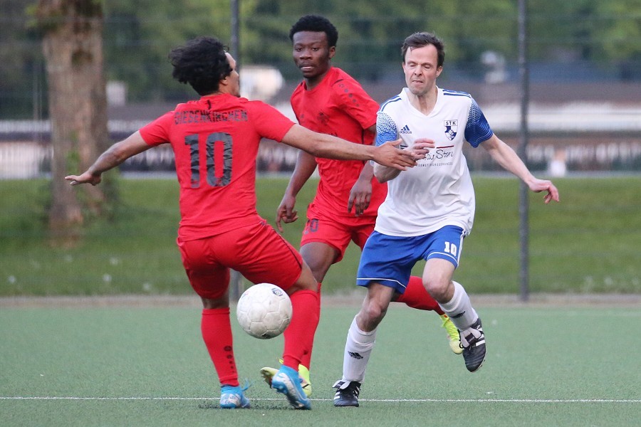 SC Teutonia Kleinenbroich vs. DJK/VfL Giesenkirchen (2021/22)_27