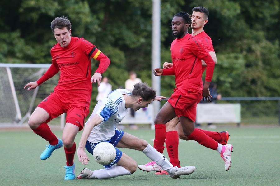SC Teutonia Kleinenbroich vs. DJK/VfL Giesenkirchen (2021/22)_34