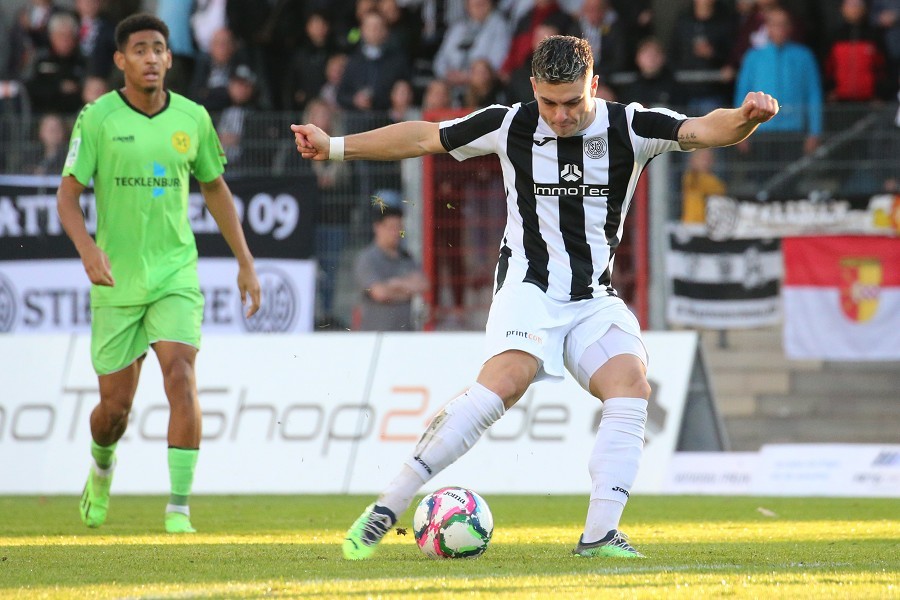 SG Wattenscheid 09 vs. SV Straelen (2022/23)_16