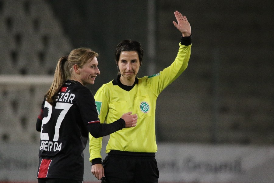 SGS Essen- Bayer 04 Leverkusen (2018/19)_15
