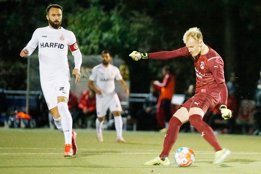 Sportfreunde Neuwerk vs. RW Essen (2021/22)_31