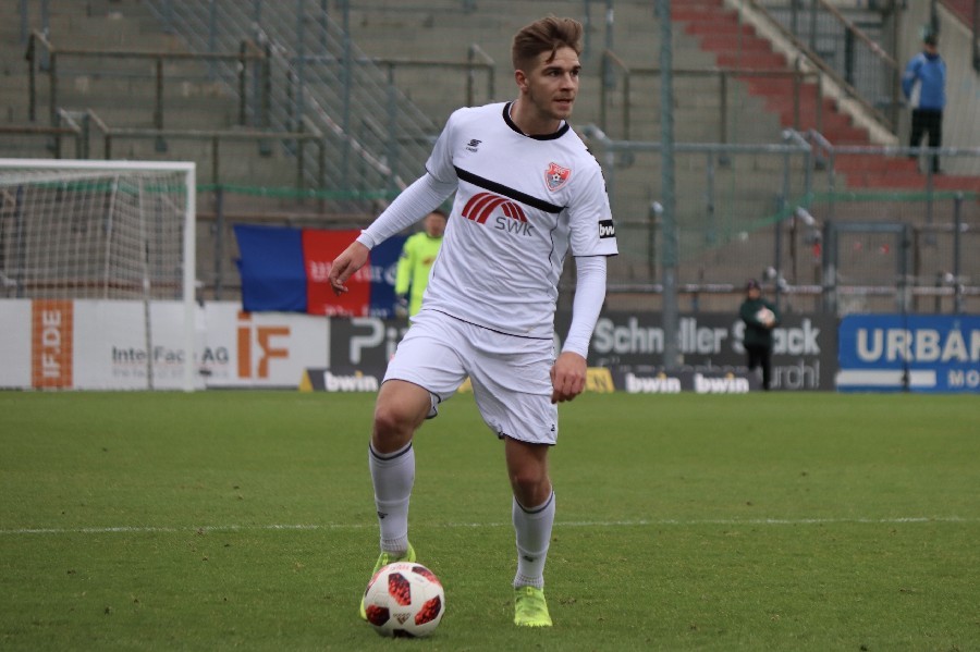 SpVgg Unterhaching- KFC Uerdingen (2018/19)_11