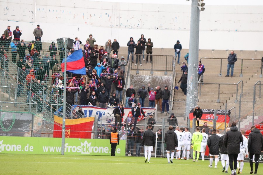 SpVgg Unterhaching- KFC Uerdingen (2018/19)_30