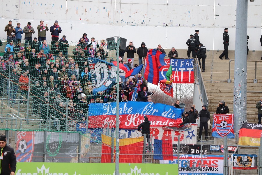 SpVgg Unterhaching- KFC Uerdingen (2018/19)_33
