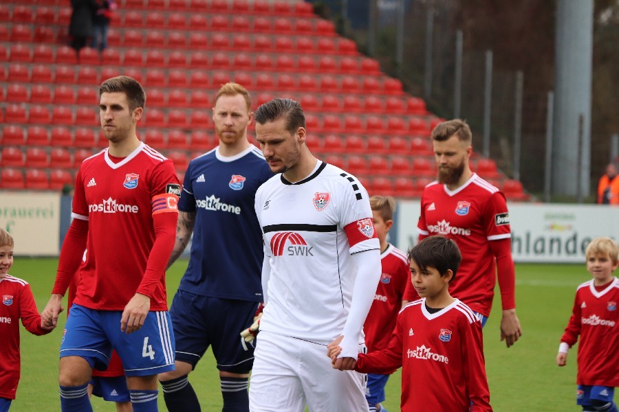 SpVgg Unterhaching- KFC Uerdingen (2018/19)_4