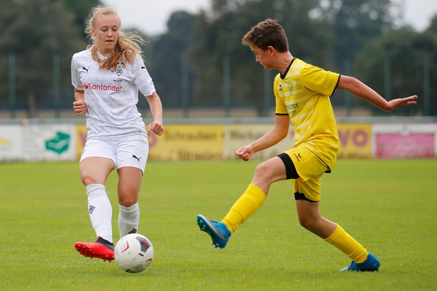 SV Straelen U15 vs. Borussia Mönchengladbach (2021/22)_10