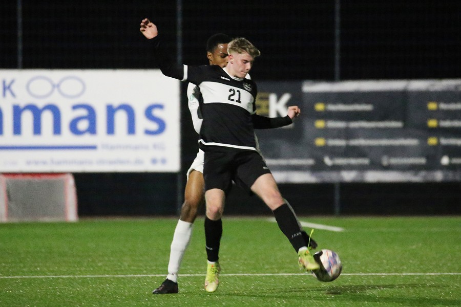 SV Straelen U17 vs. Wuppertaler SV U17 (2021/22)_13
