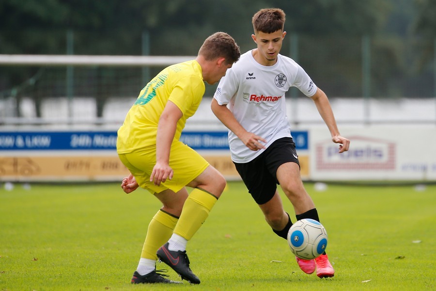 SV Straelen U19 vs. ETB SW Essen U19 (2021/22)_10
