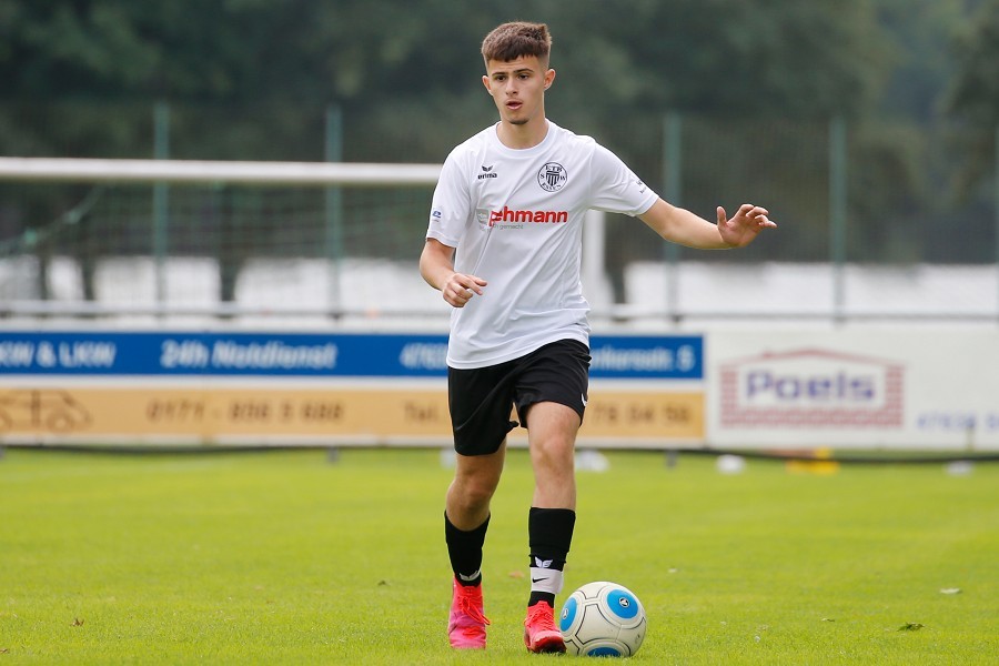 SV Straelen U19 vs. ETB SW Essen U19 (2021/22)_9