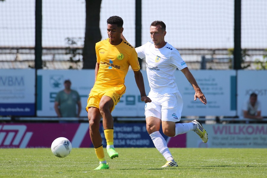 SV Straelen vs. 1. FC Düren (2022/23)_9