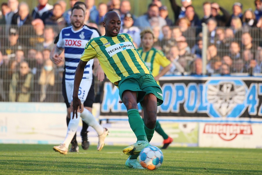 SV Straelen vs. MSV Duisburg (2021/22)_43