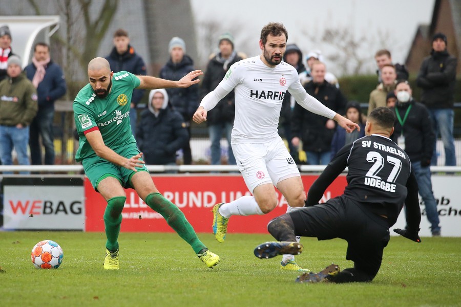 SV Straelen vs. RW Essen (2021/22)_14