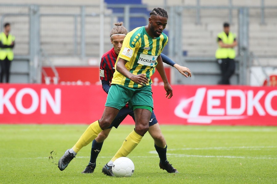 SV Straelen vs. Wuppertaler SV (2021/22)_10