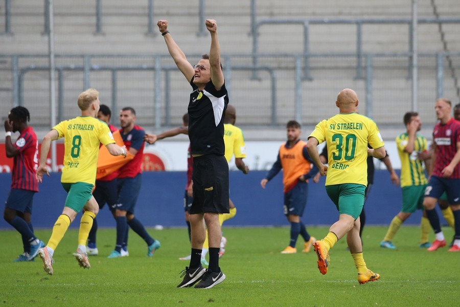 SV Straelen vs. Wuppertaler SV (2021/22)_15